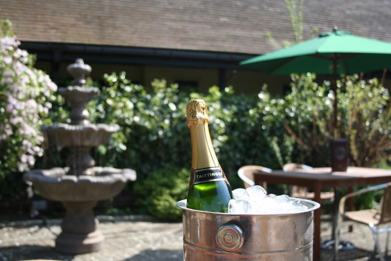 The Coach & Horses Inn Chislehampton Экстерьер фото