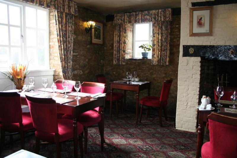 The Coach & Horses Inn Chislehampton Экстерьер фото