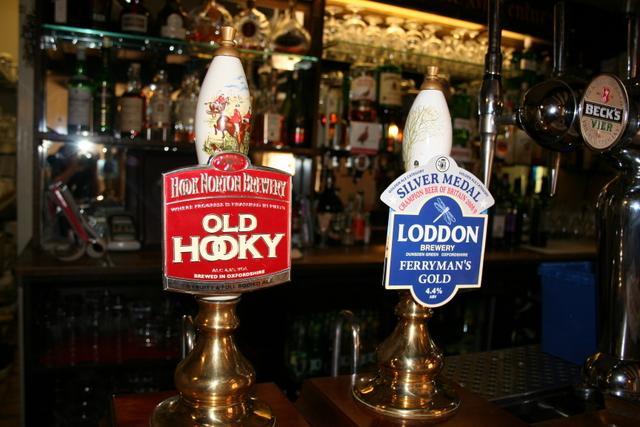 The Coach & Horses Inn Chislehampton Экстерьер фото