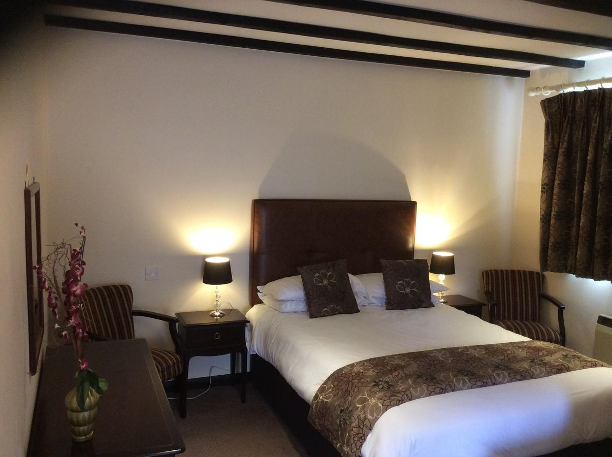 The Coach & Horses Inn Chislehampton Экстерьер фото