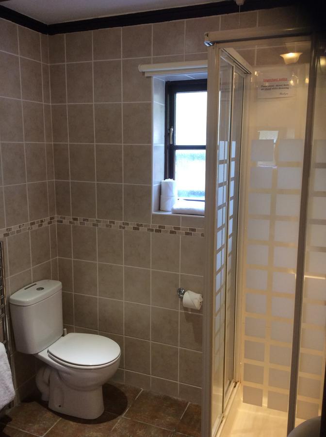 The Coach & Horses Inn Chislehampton Экстерьер фото