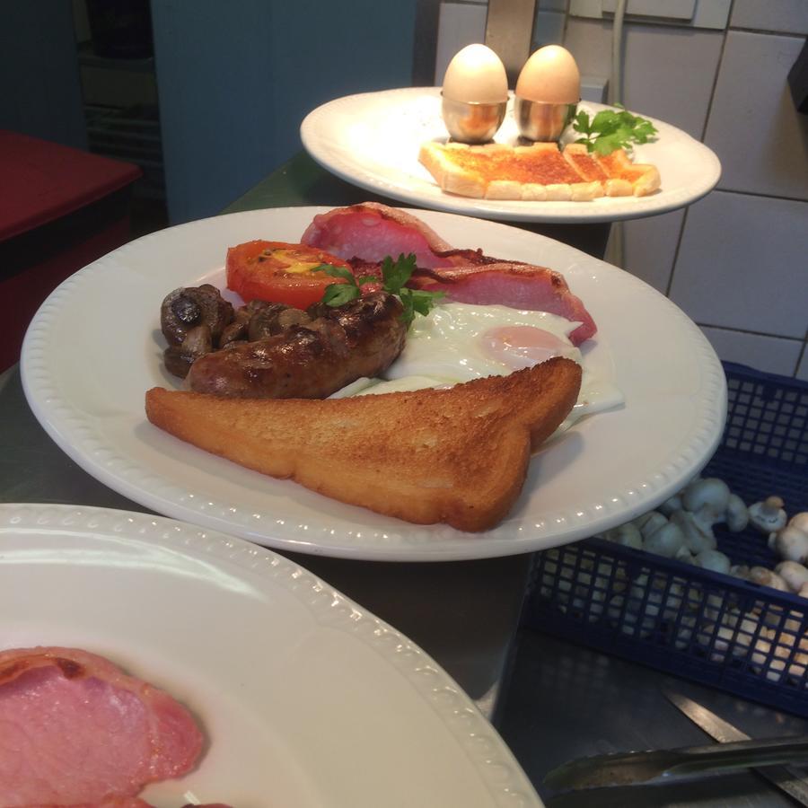 The Coach & Horses Inn Chislehampton Экстерьер фото